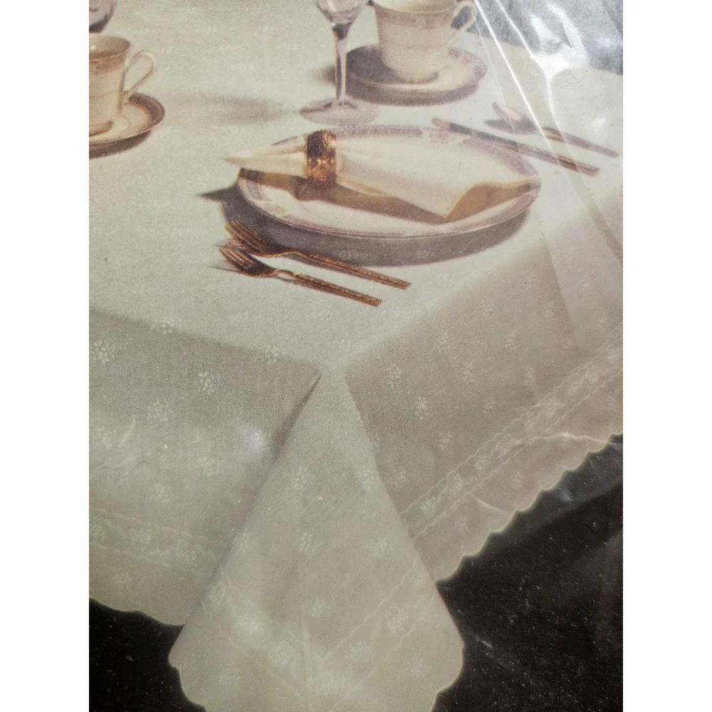 Vintage Linelle Eyelet Vinyl Tablecloth light gray Oblong 52x70 Scalloped USA